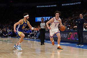 NBA常規賽勇士110-98雷霆 庫裏高效斬兩雙克萊21分