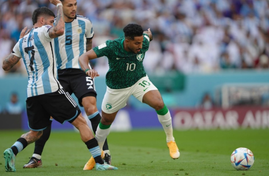 世界杯小組賽阿根廷1-2沙特阿拉伯 梅西最後一屆世界杯出師不利! 沙特阿拉伯反越位戰術發揮奇效!
